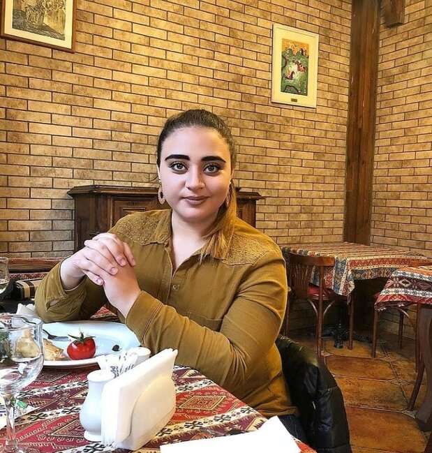 Almaxanım gözəlliyi ilə HEYRAN ETDİ - FOTOLAR