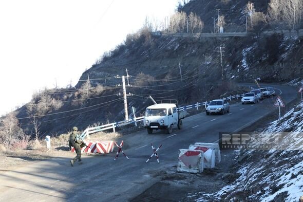 Azərbaycanlı etirazçıların qarşısına çıxan sülhməramlıların polkovniki sərxoş imiş - YENİLƏNİB + VİDEO