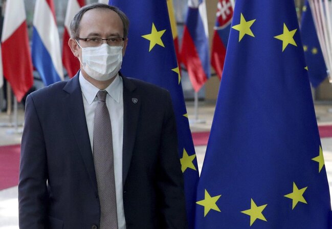 Kosovonun baş naziri koronavirusa yoluxdu