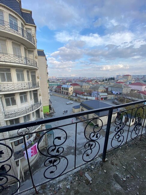 Təcili Xırdalan şəhəri aaaf park yaşayış kompleksində təmirsiz mənzil satılır!