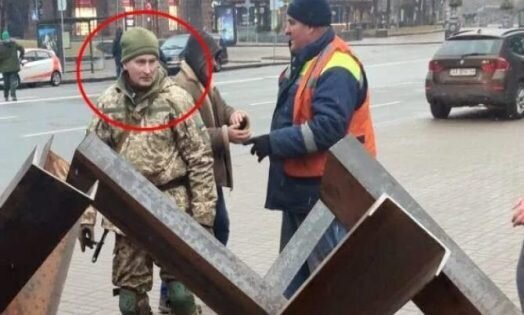Putin əlində silah Kiyevdə göründü – Hamı şokda + FOTO