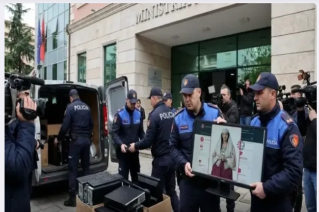 Dünyanın ilk süni intellekt naziri həbs olundu