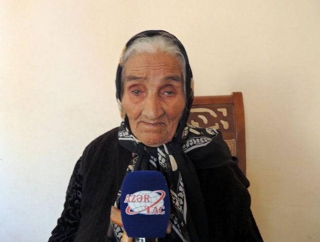 Azərbaycanın ən yaşlı seçicisi səs verdi - foto