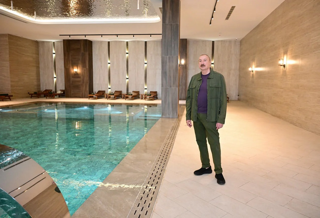 Prezident İlham Əliyev "Xankəndi" hotelinin açılışında iştirak edib