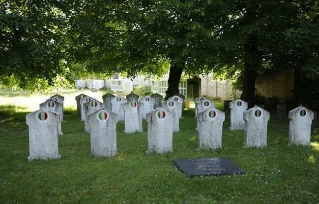 Təcavüzə məruz qalan 14 yaşlı qız intihar etdi - Görüntüləri internetdə yayılmışdı - FOTO