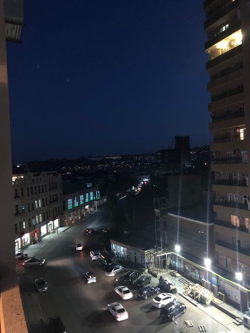 Təcili Badamdar qəsəbəsində mənzil satılır!