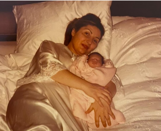 Anasını itirən Süreyya Yalçın duyğulu paylaşım etdi