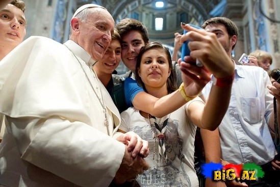 Putin, Dalay Lama və Roma Papası "selfie" fotolarda
