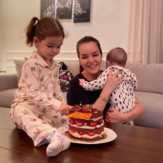 Bengüdən övladları ilə birgə tətil pozaları - FOTO