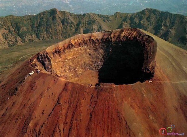 MARAQLI FAKT: Vulkanik qaz Vezuvi qurbanlarının beynini şüşəyə çevirib - DƏHŞƏTLİ FOTOLAR