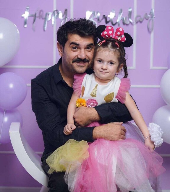 "Fəlakət" 4 yaşlı qızının fotolarını paylaşdı