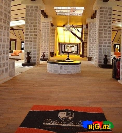 Burada divarları yalamaq olmaz - FOTO