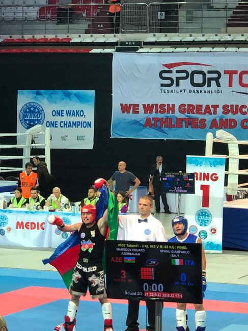 Eduard Məmmədov yenidən dünya çempionu oldu – FOTO