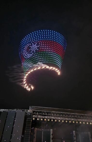 Leyla Əliyeva "Formula-1" in axşam şousundan görüntülər paylaşıb - FOTO