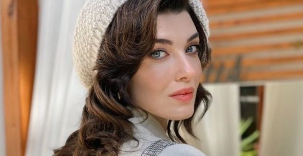 "Aktrisalıq başqa həyatları sadəcə canlandırmaq yox, anlamaq və hiss etmək işidir"- Aslıhan Güner