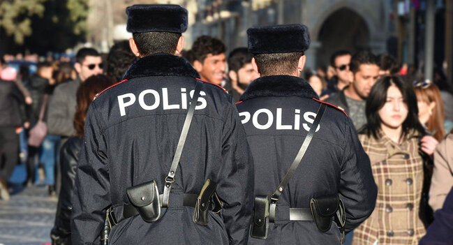 Polis mayoru bıçaqlandı - Azərbaycanda
