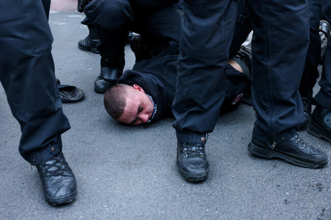 Berlində polislə etirazçılar arasında toqquşma olub