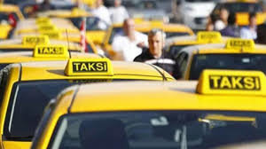 Bakıda taksi sürücüsü çinli turistə qiymət "oxudu", qapıları bağlayıb düşməyə qoymadı