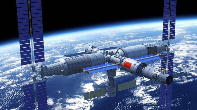 Çin taikonavtlarını daşıyan Şinkou-18 gəmisi kosmik stansiyaya çatıb