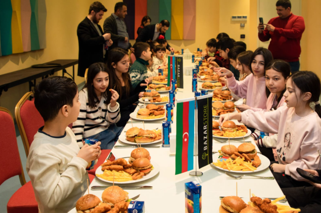 Bazarstore" media nümayəndələrinin övladları üçün Yeni il şənliyi keçirib