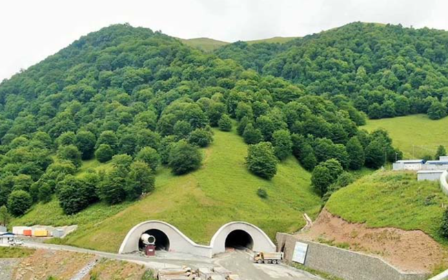 Kəlbəcərdə parkın təməli qoyuldu