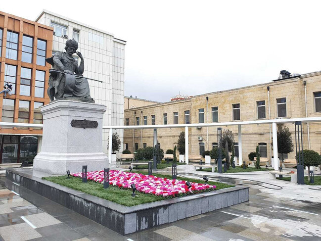 Şah İsmayıl Xətainin heykəlinin yeri dəyişdirildi - SƏBƏB