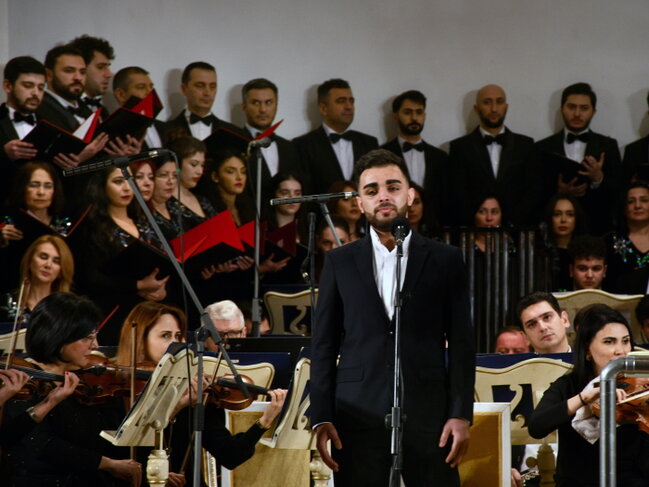 Azər Dadaşovun 75 illiyinə həsr olunan konsertdə məktəb-studiyanın 3 məzunu çıxış etdi - FOTOLAR