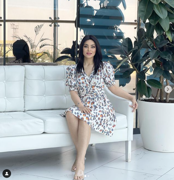 Məşhur azərbaycanlı müğənni görünüşü ilə HEYRAN ETDİ - FOTO