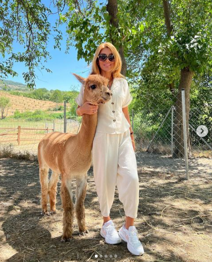 Xoşqədəm həyat yoldaşı Doğuş ilə - YENİ FOTOLAR