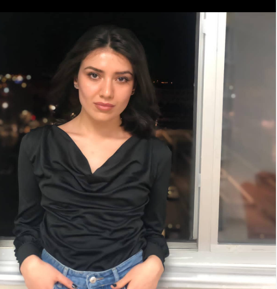 Ülviranın modelə bənzəyən qızı - Gözəlliyi ilə heyran edir - FOTOLAR