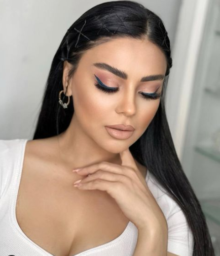 "Sevdiyin birinin yoxluğuna öyrəşmək, yalanlarına öyrəşməkdən daha rahatdır..." - Vüsalə