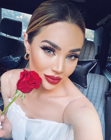 "Bir tanıyanda sevinirsən, bir də yaxanı qurtaranda..." - Ülviyyə