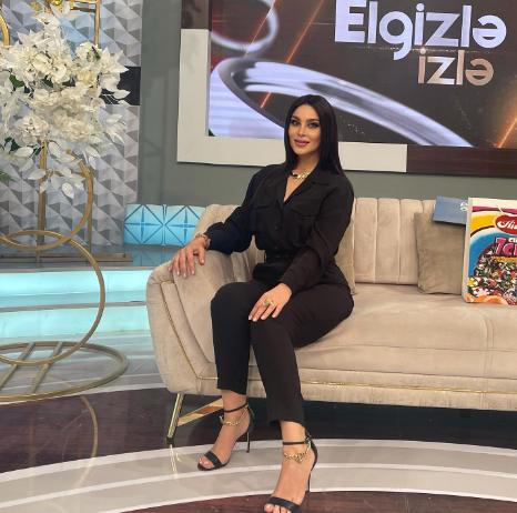 Məşhur azərbaycanlı müğənni görünüşü ilə HEYRAN ETDİ - FOTO