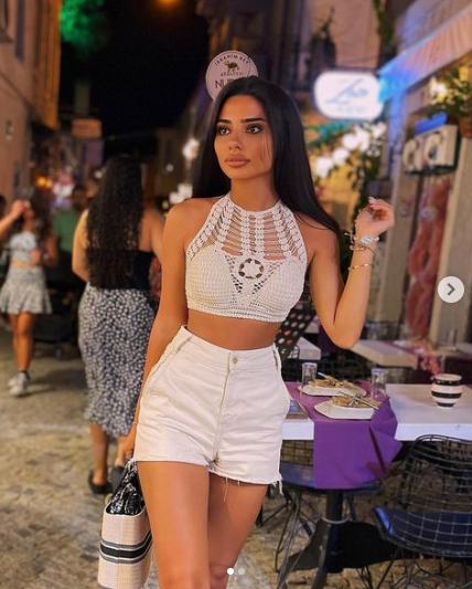 ATV-nin aparıcısı mini şortikdə ELƏ FOTOLARINI PAYLAŞDI Kİ...