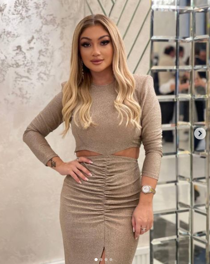 Aparıcı Zümrüd paylaşımı ilə DİQQƏT ÇƏKDİ - FOTOLAR