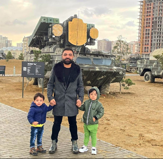 Bu da Fərdanın ikinci evliliyindən olan ÖVLADLARI - FOTO