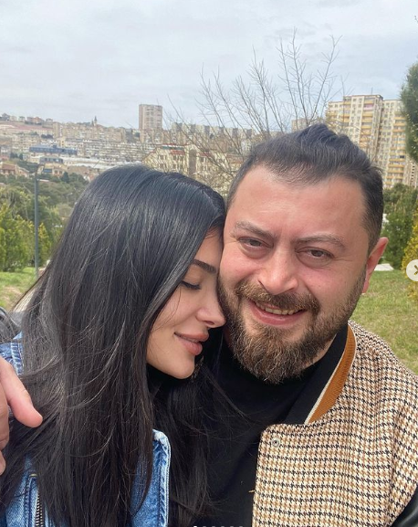 Qurdla həyat yoldaşından SƏMİMİ FOTOLAR