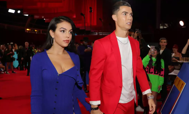 Ronaldonun sevgilisi çətin vəziyyətdə: Geyimi başına bəla oldu