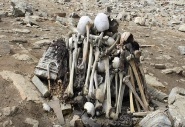 Turistlər dağda insan skeletləri ilə dolu göl tapdılar