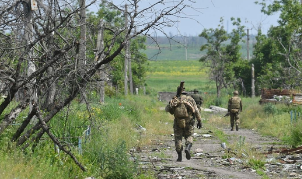 Rusiya ordusu Donetskdə daha bir yaşayış məntəqəsini nəzarətə götürdü