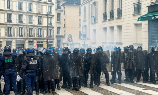 Fransa polisi Qvadelupada üç dinc nümayişçini yaralayıb