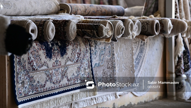 Quruması üçün sərilən xalçanı oğurlayıb "bit bazarı"nda satdı