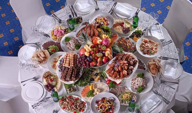 Restoranlarda qida TƏHLÜKƏSİ: Zəhərlənməmək üçün nə etmək lazımdır?