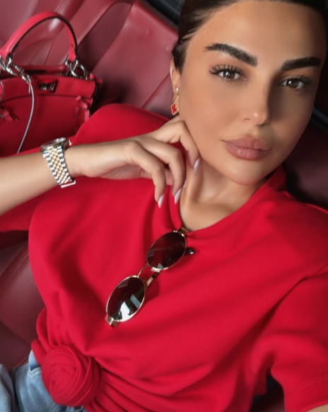 "Özümə yeni vərəq açıram, səni sevirəm..." - Gülay Zeynallı + FOTO