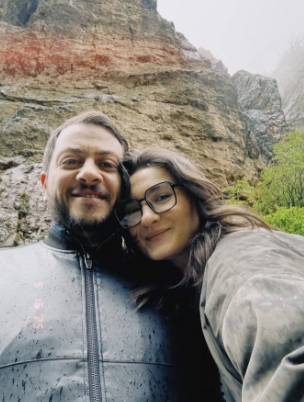 Yeni evlənən aktrisa həyat yoldaşı ilə görüntülərini paylaşdı