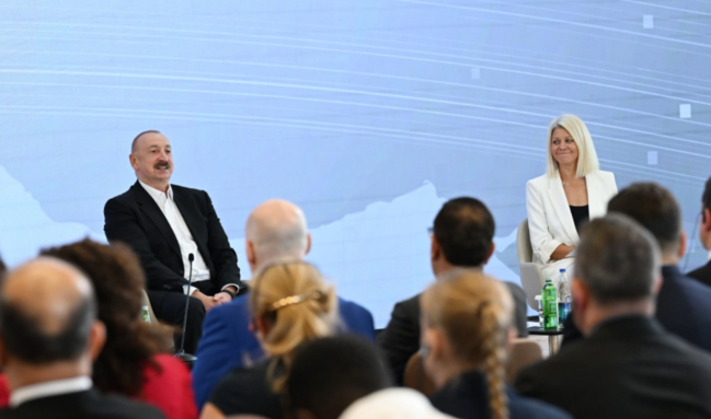İlham Əliyevin III Şuşa Qlobal Media Forumunun iştirakçıları ilə görüşü keçirilib - YENİLƏNİB+VİDEO
