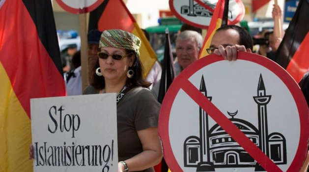 Avropanın müsəlman qorxusu: Ayrı-seçkilik, nifrət nitqi, fiziki zorakılıq