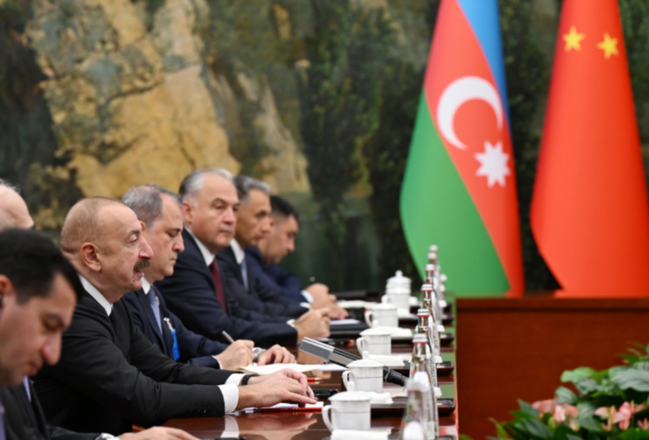 Tiencin şəhərində Azərbaycan Prezidenti İlham Əliyevin Çinin Sədri Si Cinpin ilə görüşü keçirilib