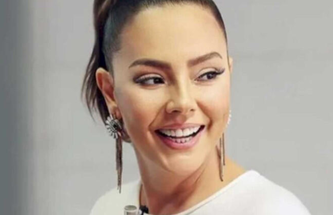 Ebru Gündeş makiyajsız halda yaxalandı - reaksiyası GÜNDƏM OLDU - FOTO