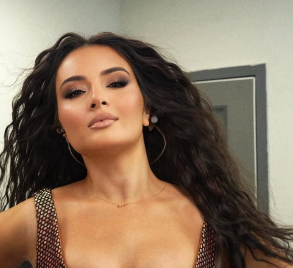 Aysel Teymurzadənin yeni görüntüsü AĞILLARI BAŞDAN ALDI - FOTO